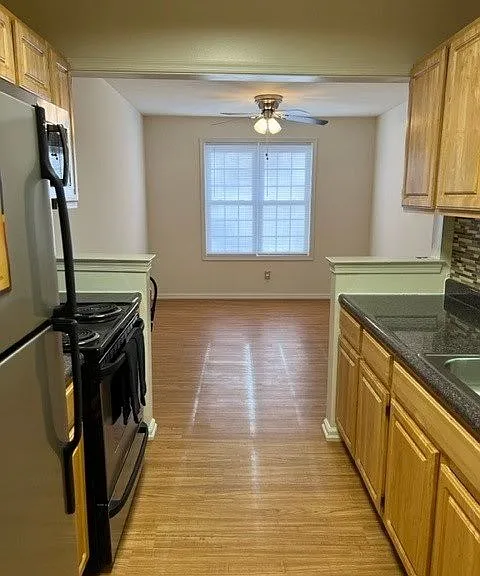 Winstead Village — Photo 14