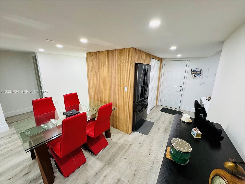 1st image of 1555 W 44th Pl APT 214D