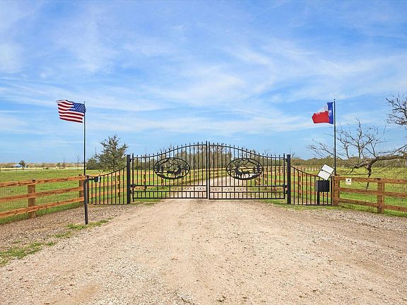 3rd image of 2224 Maler Rd