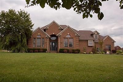 1st image of 3017 Woodfield Cir