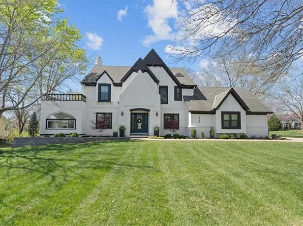 15190 Granada Rd, Leawood, KS 66224