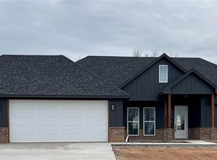 10525 NE Seaside Ln, Elgin, OK 73538