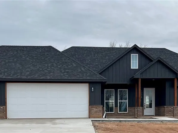 10525 NE Seaside Ln, Elgin, OK 73538