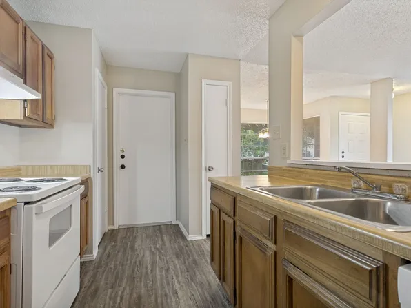 2-Bedroom Duplex, 7017 Silver Cyn, San Antonio, TX 78244