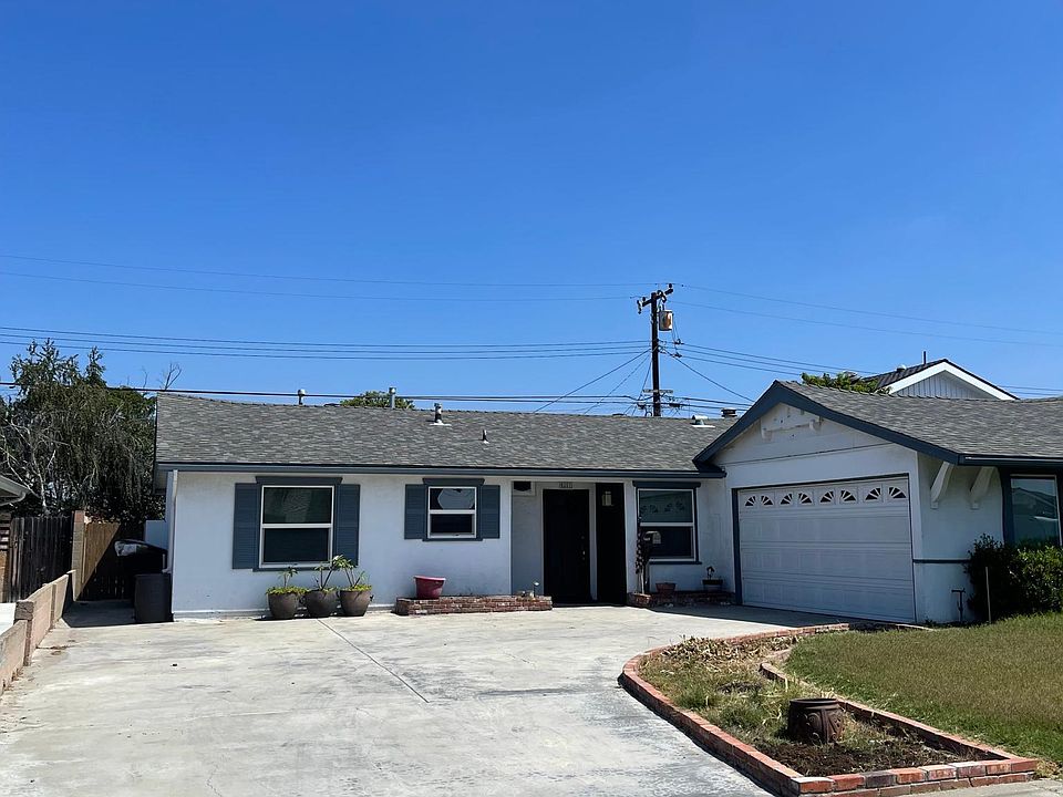 3 bedroom HOME 1.5 bath FOR RENT IN GARDEN GROVE