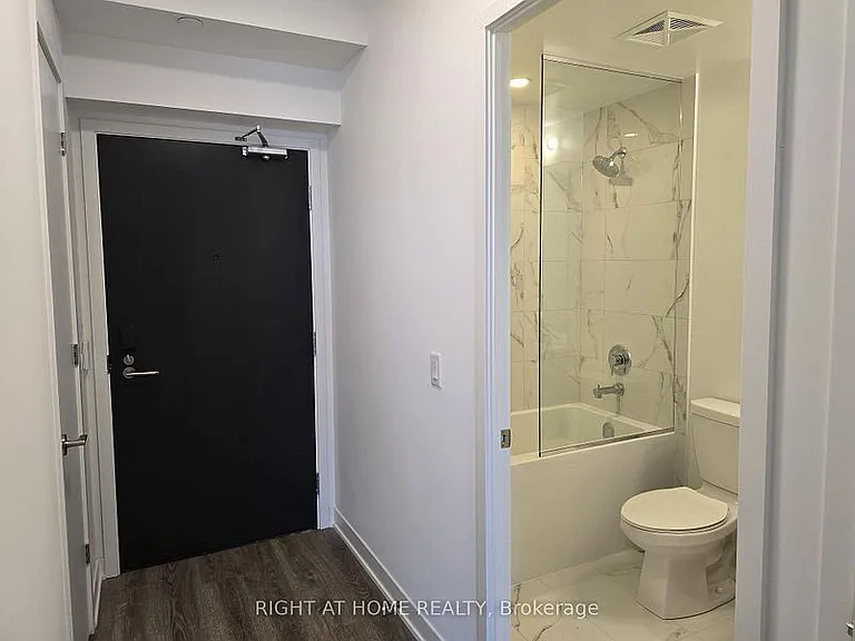 180 Front St E #4209 — Photo 18