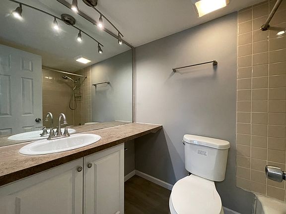 5th image of 4400 W Euclid Ave #2A