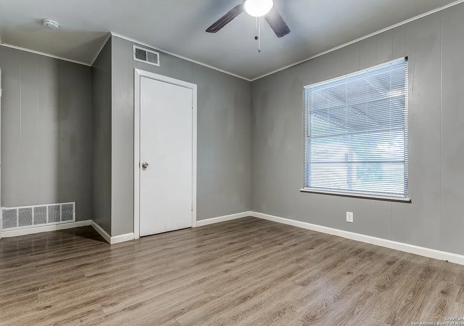 4714 Stoneleigh Dr — Photo 3