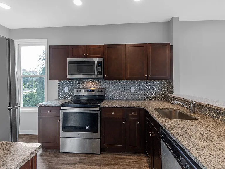 441 Yates St — Photo 11