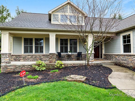 3rd image of 707 Village Springs Dr SE