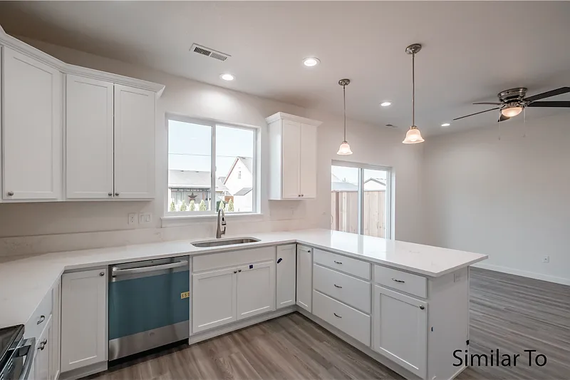 3 bed, 2.5 bath, 1361 sqft, $1,975 — Photo 3