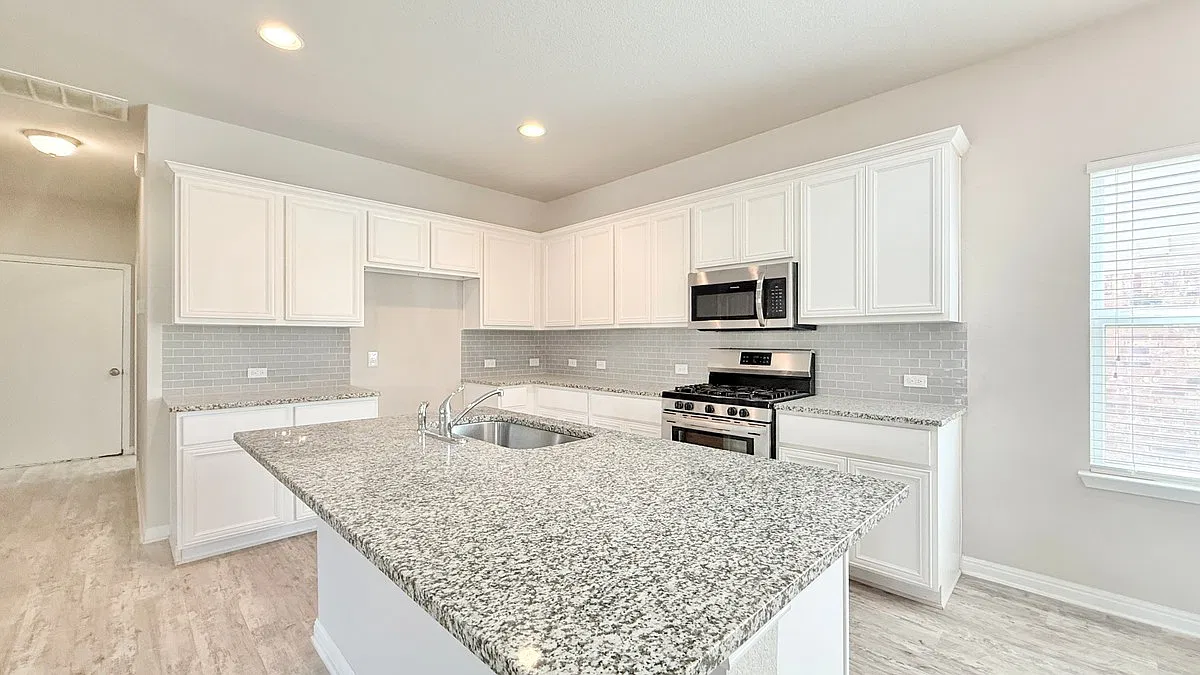3 bed, 2.0 bath, 1706 sqft, $2,350 — Photo 3