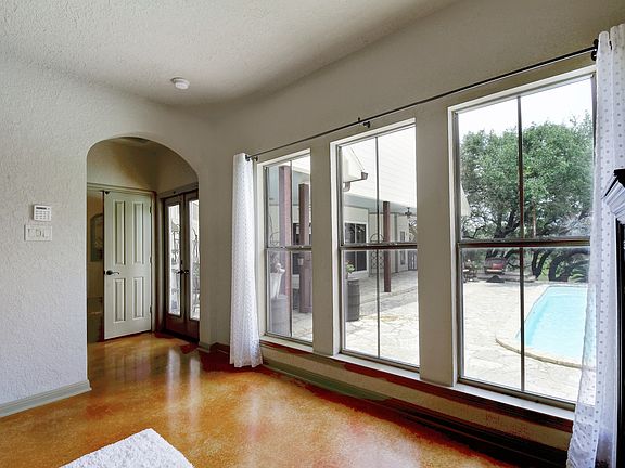 4th image of 223 Mulberry Ln