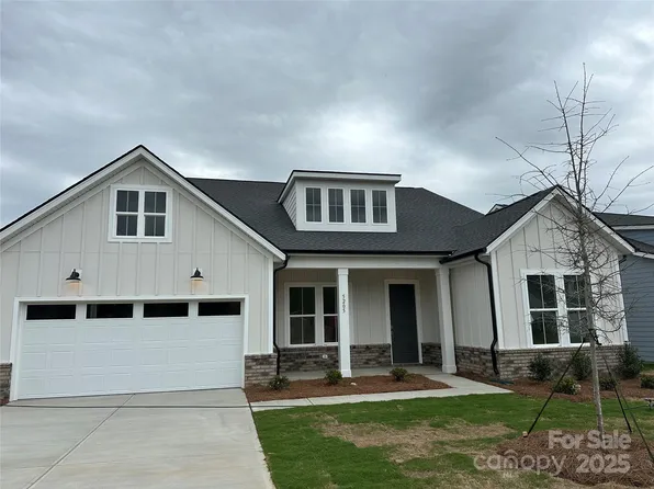 6032 Moonglade Ln #360, Charlotte, NC 28269