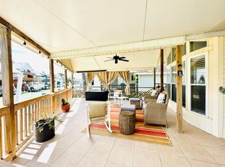802 E Oyster Dr, Port Isabel, TX 78578