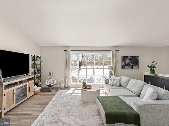 4th image of 3934 Paddrick Rd