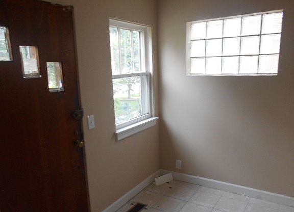 3rd image of 2737 N Newland Ave