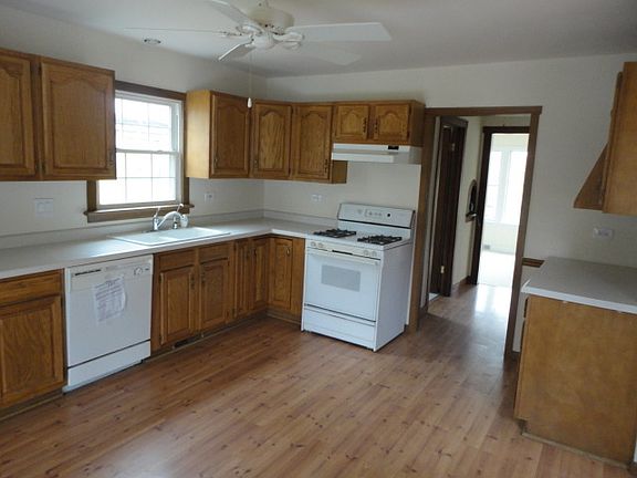 5th image of 21856 W 1st Ave