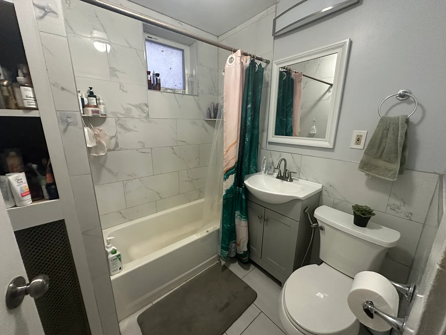 4 bed, 9999 sqft, $4,400 — Photo 2