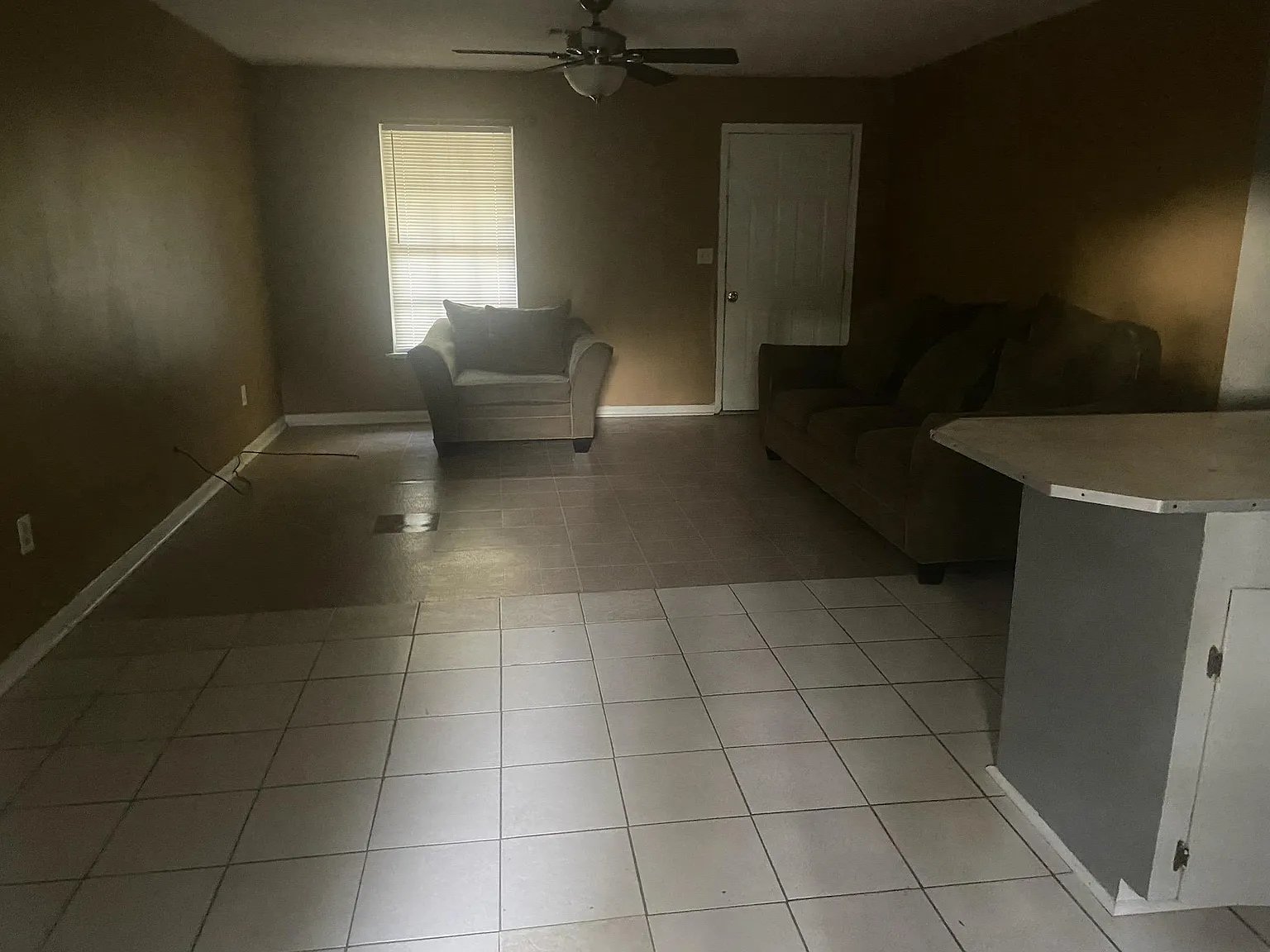 2 bed, 1100 sqft, $675 — Photo 2