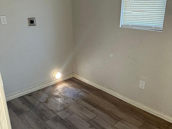 5th image of 2410 W 10th St