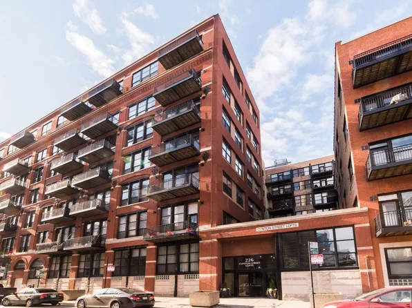 226 N Clinton St APT 112, Chicago, IL 60661