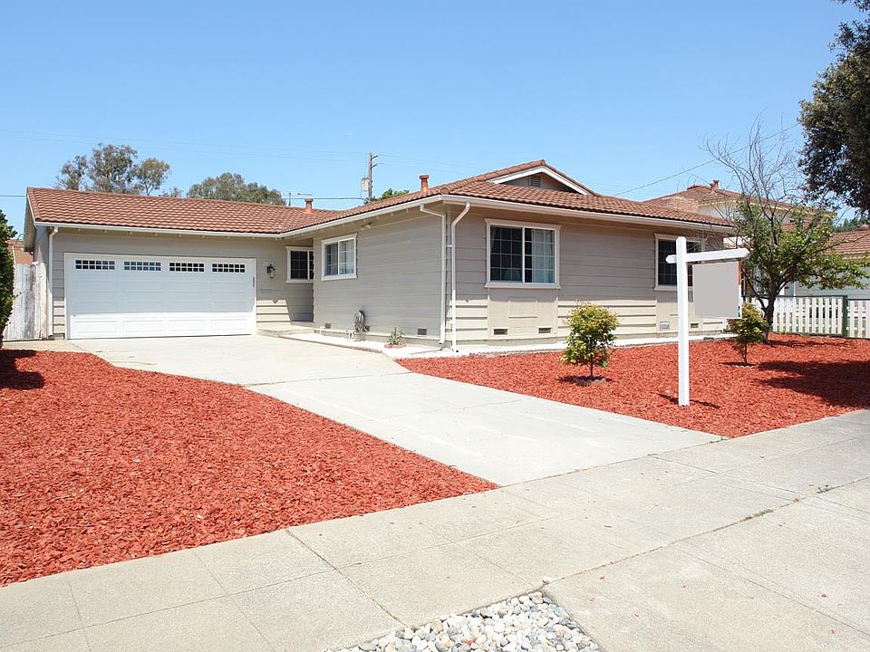 1st image of 2829 Lucena Dr