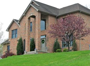 9171 Lucia Ln, North Huntingdon, PA