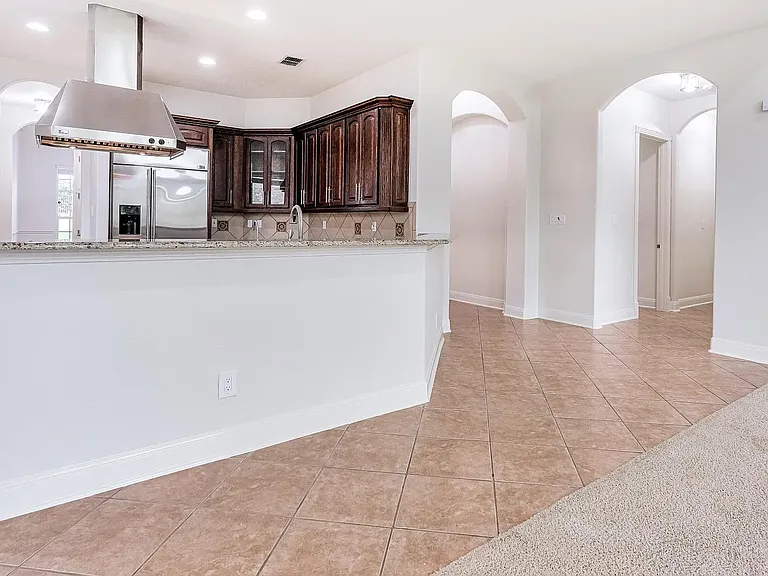 24711 Faraday — Photo 8