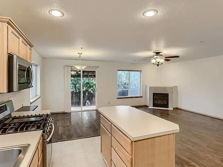 19973 Kendall Ln — Photo 10