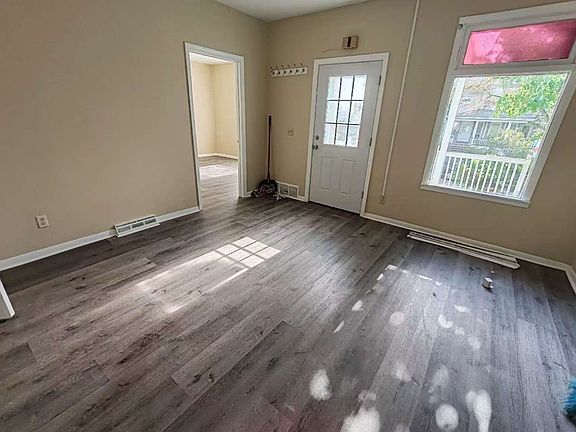 2nd image of 31 Tremont Ave