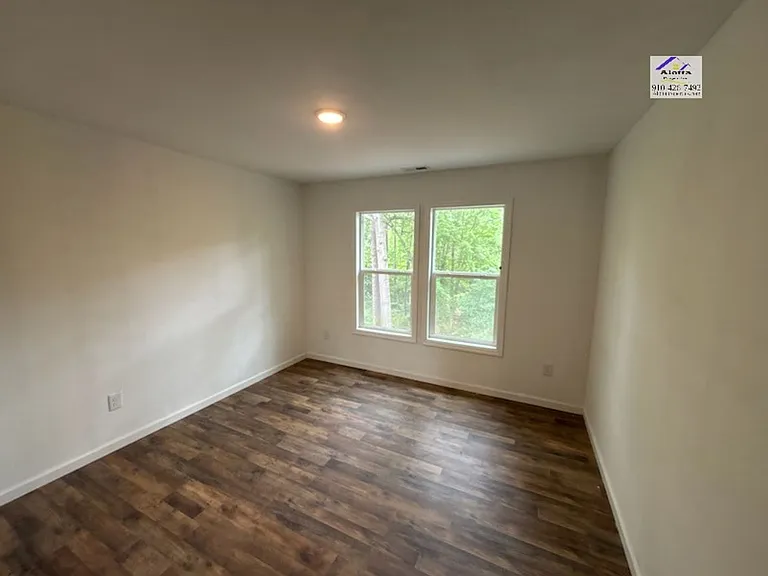 273 Brewster Dr — Photo 11