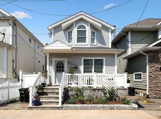 59 17th Rd, Far Rockaway, NY 11693