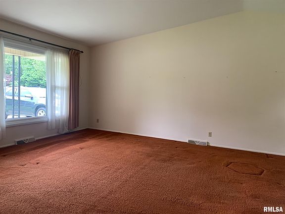 2nd image of 311 Hillcrest Dr