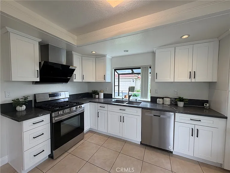 22966 Estoril Dr — Photo 11