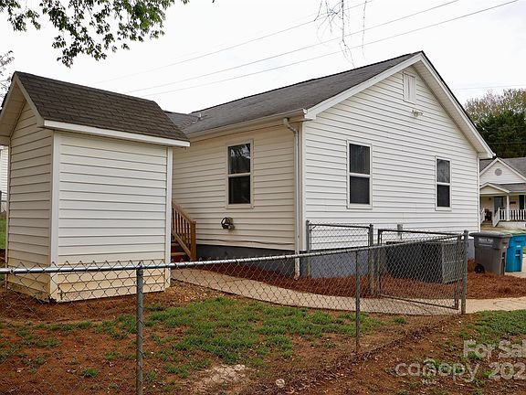 5th image of 904 Brook St