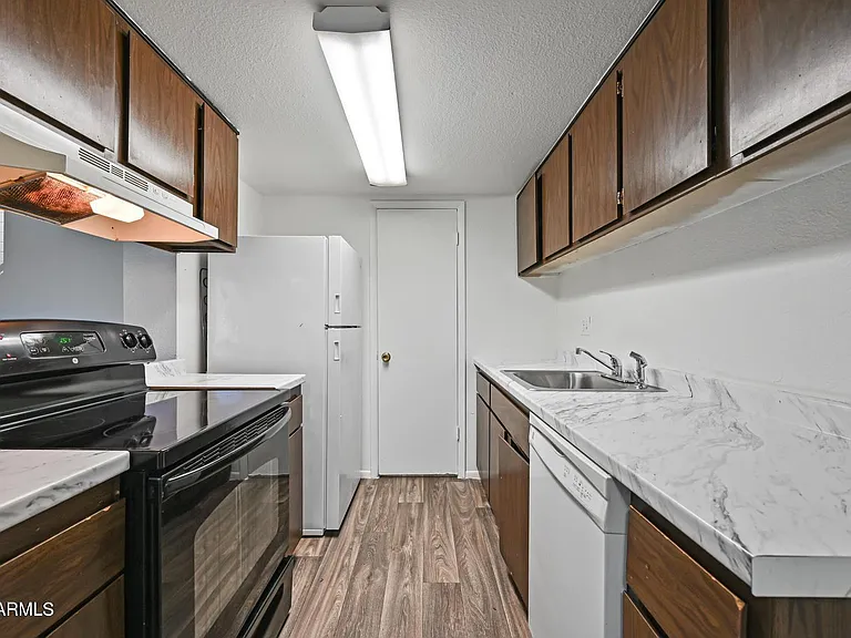 3959 W Palomino Rd — Photo 8