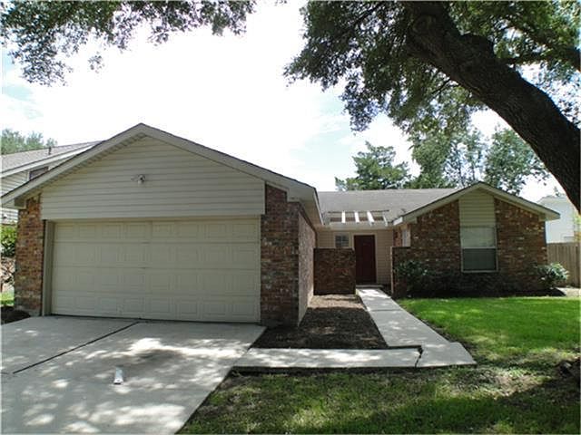 2nd image of 1419 Valley Landing Dr