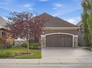 37 NE Cranbrook Hts SE, Calgary, AB T3M 1W5