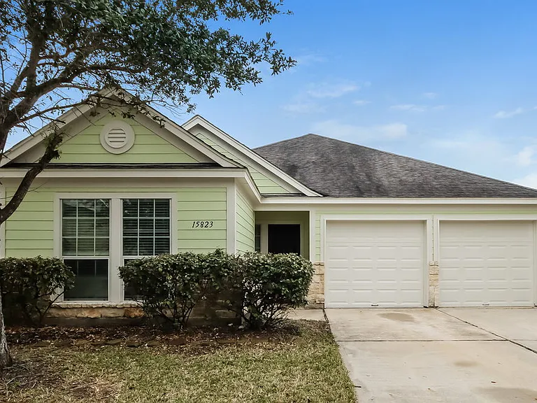 15823 Scenic Water Dr — Photo 1