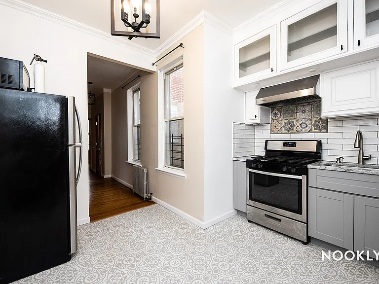 275 Irving Ave #3 — Photo 14