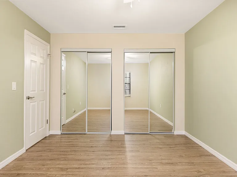 1030 SW 6th Dr #2 — Photo 17