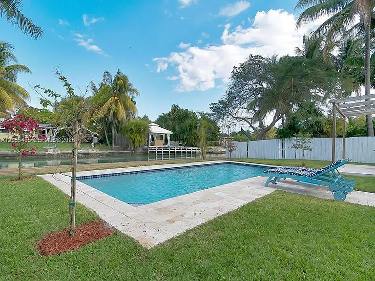1365 Daytonia Rd — Photo 5