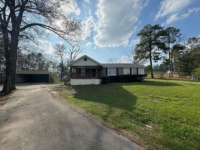 3 bed, 2.0 bath, 1344 sqft, $1,495 — Photo 2