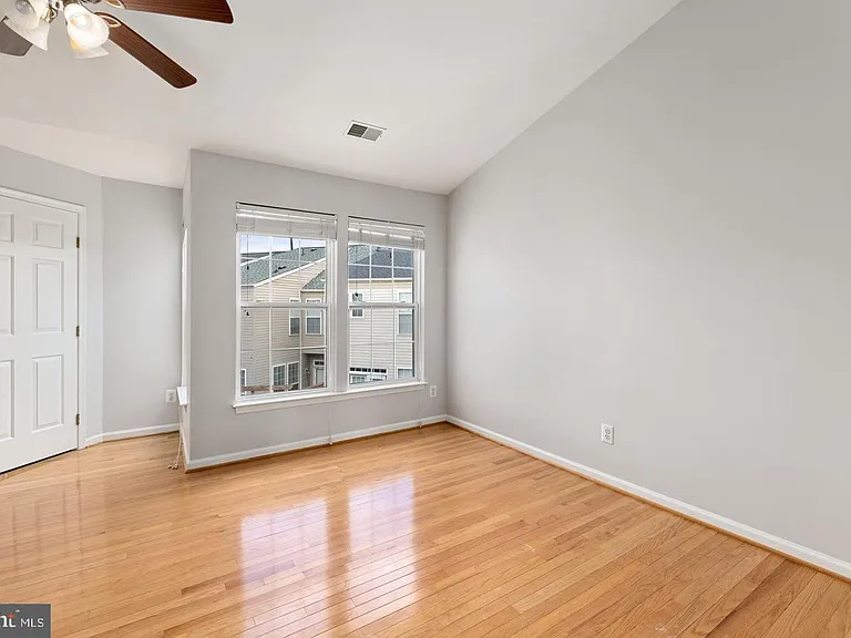 13700 Barksdale Dr — Photo 32