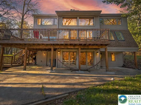 560 Forest Dr, Palmerton, PA 18071