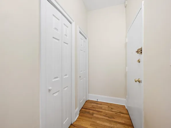 227 Christopher Columbus Drive image 11 of 12