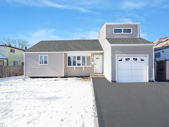 12 Taca Boulevard, Deer Park, NY 11729