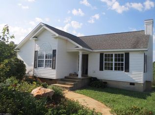 874 Hanks St, Traphill, NC 28685