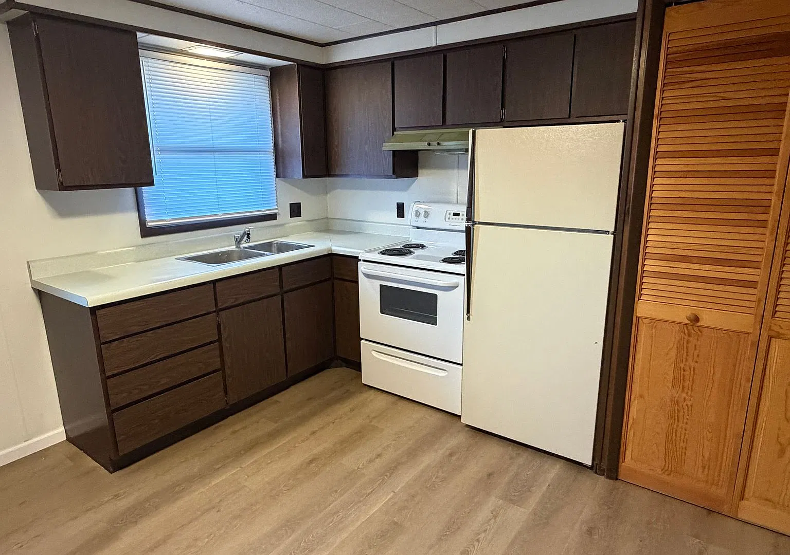 Nice 1-Bedroom Duplex Available in Wakarusa — Photo 2